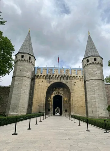 Topkapı Sarayı & Harem: Sıra Beklemeden Hızlı Giriş + Sesli Rehber