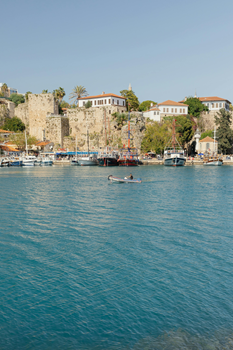 Antalya/Belek: Lara’da Rahatlatıcı Tekne Gezisi, Yüzme Molaları ve Öğle Yemeği